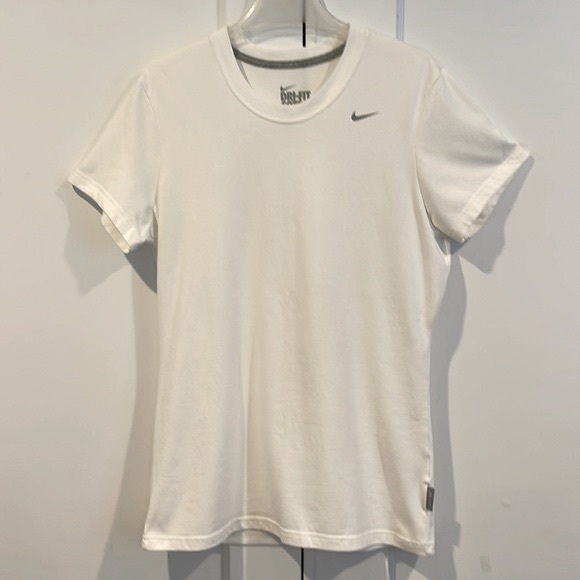 Nike Tops - Nike Dri-Fit short sleeve T-shirt